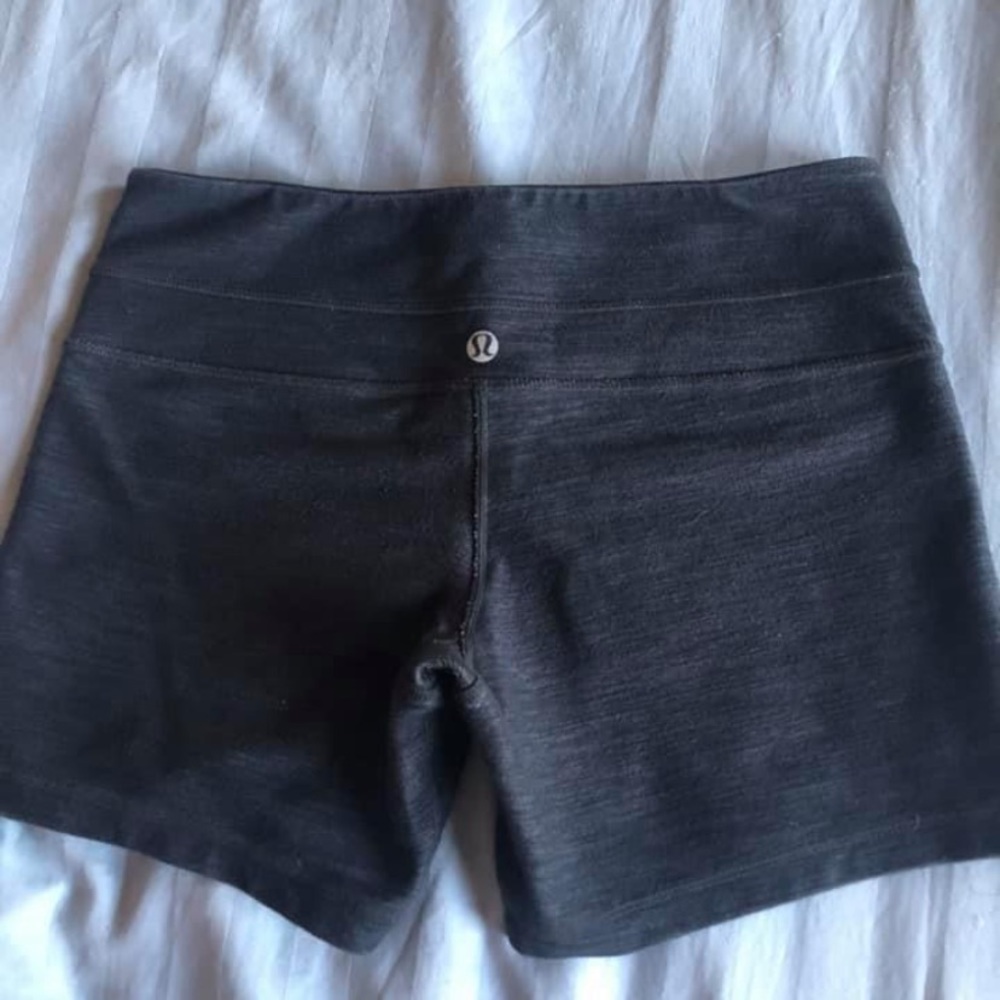 Lululemon shorts size 4